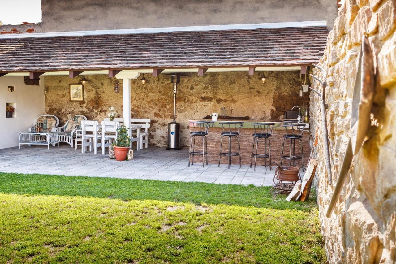 Chalupa Tesinov Protivín Exterior foto